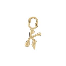 MARIA BLACK BOKSTAV CHARM K GULDPLATERAD