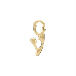 MARIA BLACK BOKSTAV CHARM V GULDPLATERAD